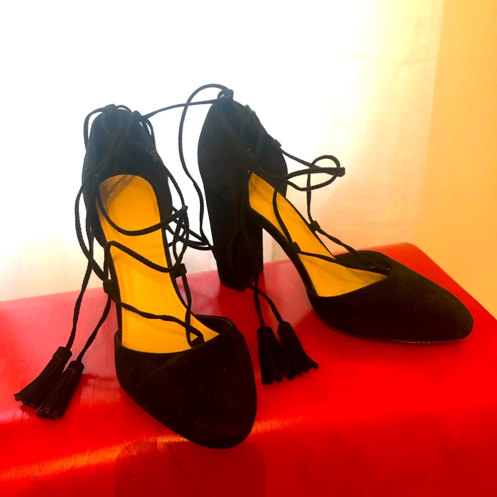Marc Fisher 🔺 Black Suede 🔺 Lace-up Heels